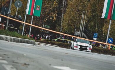 Пламен Стайков и Рафи Кадир със Skoda Fabia R5 спечелиха рали Пампорово