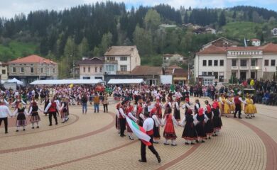 На 11 май Ви очаква незабравимо веселие в Чепеларе – празника на хората