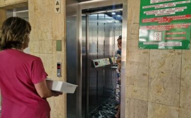 Смолянската болница се оборудва с нови асансьори